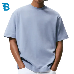 T-shirt in cotone a collo alto da uomo di lusso personalizzata Design squadrato con serigrafia con motivo stampato 3D realizzata dal produttore - Product Image 1