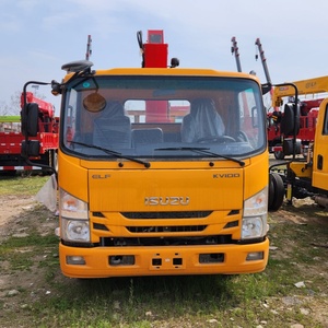 شاحنة إيسوزو KV100 4x2 مزودة برافعة 5 طن ذات ذراع مستقيم، نظام هيدروليكي من هواد، نصف قطر دوران قصير - Product Image 2