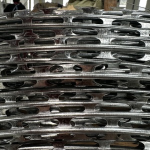 <span class=keywords><strong>ลวดหนาม</strong></span>ชุบสังกะสีแบบขอบเดียวเคลือบแบบจุ่มร้อน - รั้วอุตสาหกรรม - <span class=keywords><strong>ลวดหนาม</strong></span>คมทนทาน - Product Image 6