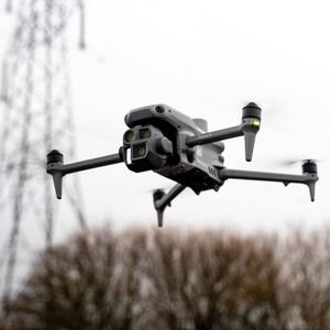 Dron Cuatricóptero Inteligente Multisensor Compacto Matrice Serie 4 4E con Cámara 4k y GPS - Product Image 4