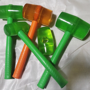 ค้อนยางโมซวน ด้ามพลาสติกสีเขียวและสีส้ม หัวกลม สำหรับติดตั้งและตกแต่งกระเบื้อง - Product Image 2