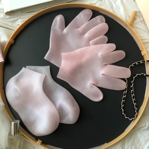 Ensemble de chaussettes en silicone pour gants hydratants, chaussettes antidérapantes en gel doux pour spa, adoucissant la peau sèche et craquelée des pieds - Product Image 6