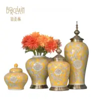 Florero amarillo de porcelana de lujo para decoración del hogar, florero de mesa de cerámica de estilo chino antiguo para boda, venta al por mayor