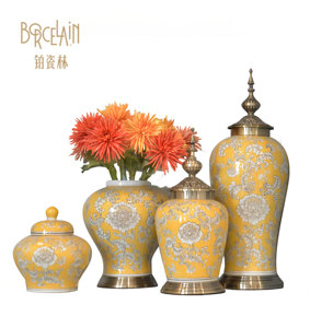 Vente en gros de <span class=keywords><strong>vase</strong></span> à fleurs de table en porcelaine jaune de style chinois antique de luxe motif <span class=keywords><strong>rond</strong></span> moderne pour la décoration de mariage à la maison - Product Image 1