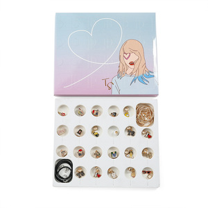 Cross-Border para Taylor TS 24 Grid Blind Box DIY Unisex chapado en oro en forma <span class=keywords><strong>de</strong></span> corazón pulsera decoración aniversario regalo pulsera - Product Image 5