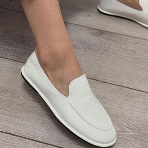 Minimalist Style Leather Flat <b>Shoes</b> with One Foot Design for Comfortable Commuting and Lazy Women's <b>Shoes</b> - Product Image 1