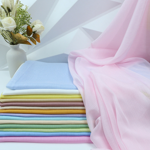Vente chaude doux respirant brillant soie mousseline de soie tissu pour filles foulards voiles fond tissu décoratif - Product Image 1