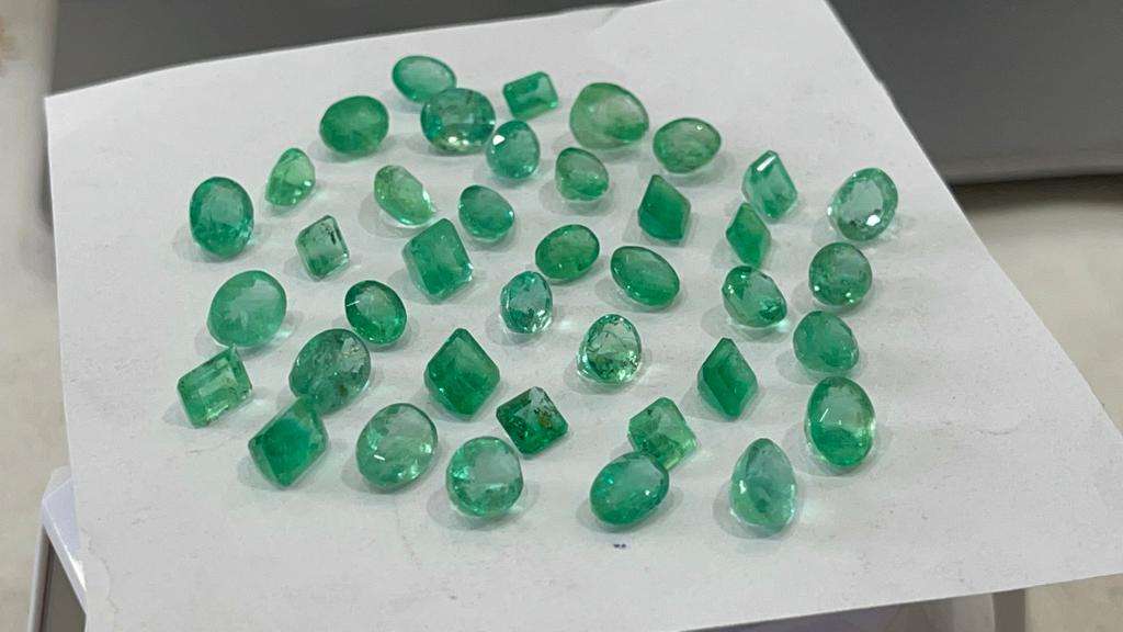 สีเขียว