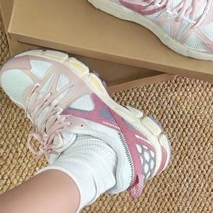 Zapatos deportivos de tacón cerrado de cuero genuino rosa con suela antideslizante y ligera, zapatos de cuero de lujo para mujer, informales, para caminar. - Product Image 2