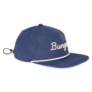 Logo brodé personnalisé Casquette à 5 panneaux non structurée à bord plat Chapeaux <span class=keywords><strong>Snapback</strong></span> en polyester Casquettes <span class=keywords><strong>Snapback</strong></span> à bec plat non structurées - Product Image 1