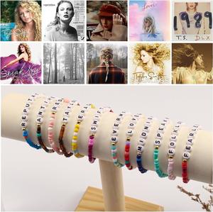 Joyería de moda Venta caliente <span class=keywords><strong>Taylor</strong></span> Amistad Pulseras Monograma sin miedo antihéroe Arcilla polimérica <span class=keywords><strong>Swift</strong></span> Amistad Pulseras - Product Image 6