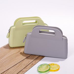 กระเป๋าถือซิลิโคนกันน้ำ กระเป๋าเครื่องสำอางซิลิโคน ขายตรงจากโรงงาน - Product Image 2