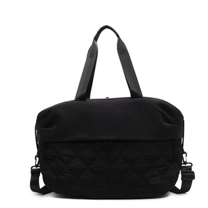 Sac de sport élégant à motif losanges, avec séparation sec/humide, sac de voyage portable, sac de yoga et fitness multifonctionnel, grand sac de bagages - Product Image 1