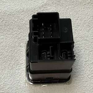 Port de charge frontal USB AUX compatible avec Jeep Cherokee Compass 2017-2021 5XG28DX9AD 5XG28DX9AC - Product Image 4