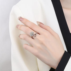 Anillo Original en Forma de Flor con Tamaño Ajustable y Apertura para un Ajuste Cómodo, Anillo de Moda para Mujer, Regalo Moderno, Joyería de Moda al por Mayor - Product Image 5