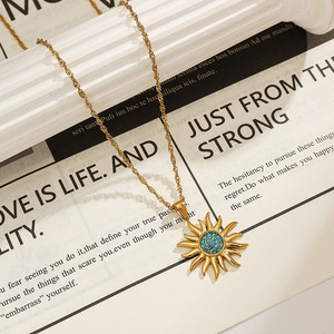 Collar con colgante de circonita azul en forma de sol, chapado en oro de 18k, acero inoxidable, joyería de moda para el tiempo libre - Product Image 1