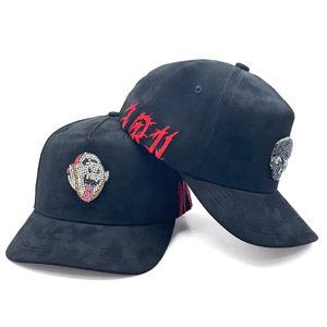 Özel Tasarım Rhinestone İşlemeli 5 Panel A-Frame Siyah Kavisli Siperlikli Kişiselleştirilmiş Süet Beyzbol Şapkası Nakış Logolu - Product Image 2