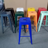 Tabouret de bar industriel en métal noir sans dossier, hauteur comptoir, modèle Toliix, pour café, bar, restaurant