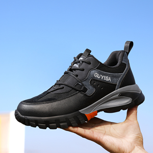 Chaussures de sécurité non conductrices pour hommes, bottes diélectriques certifiées EH pour les opérations en sous-station et en transformateur - Product Image 1