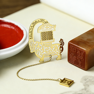 Vente directe d'usine de marque-pages en laiton ajourés, marque-pages Cheval de guerre, cadeaux simples personnalisés avec photos - Product Image 1