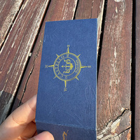 Passeport personnalisé de luxe Carte d'invitation de mariage Plié Design bleu marine pour des célébrations élégantes