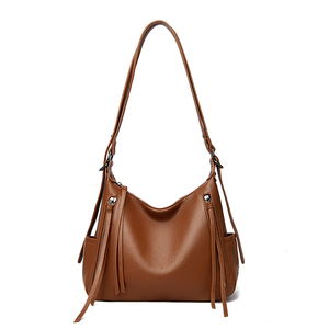 Sac à main de luxe portable et durable, modèle 2026, en PU avec décorations rivetées et motifs géométriques - Product Image 5