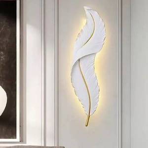 Applique murale LED en forme de plume, nouveau <span class=keywords><strong>design</strong></span> minimaliste avec corps en fer et cuivre pour la décoration intérieure - Application pour chambre, salon, escalier - Product Image 2