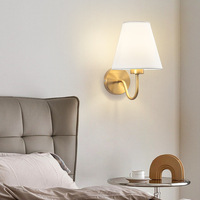 Applique Murale LED Carrée Moderne Nordique en Tissu, Lumière Blanche Chaude en Cristal pour Chambre à Coucher, Chevet, Couloir d'Hôtel et Intérieur