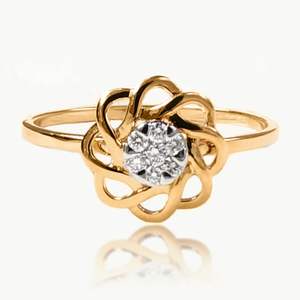 Anillo de Cóctel de Oro Amarillo de 14k de Lujo con Moissanita Brillante de Corte Redondo, Ideal para Fiestas, Joyería Fina - Product Image 1