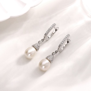 Boucles d'oreilles créoles en perles d'eau douce KAMMY 13,6 mm, plaquées rhodium/platine, argent sterling 925, bijoux élégants pour femme, pour les fêtes - Product Image 6