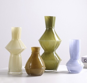 Nouveau vase en verre géométrique moderne, vase à fleurs hydroponique exquis pour salon, artisanat de haute qualité - Product Image 1