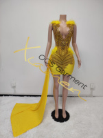 Ocstrade Pronto per la Spedizione - Contattare Prima dell'Ordine, Abiti da Compleanno con Glitter Dorato e Strass, Vestito Mini Sexy con Piume per Club
