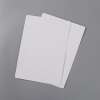 Carton simple face de fond gris de papier de tableau blanc pour le panneau de doublure d'habillement d'emballage de chaussure