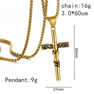 Collier long en acier rétro avec pendentif en forme de poing croisé, style européen et américain, pour hommes, fabrication sans intermédiaires pour gagner en différence de prix - Product Image 2