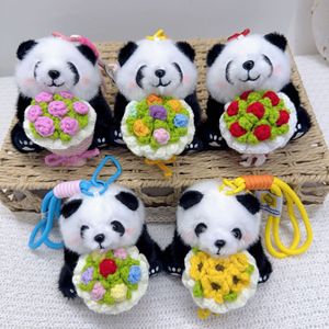 Adorable y Realista Muñeco de Peluche de Panda Gigante Tejido con Flor, Llavero, Colgante para Mochila, Adorno Colgante para Bolso, Venta al por Mayor - Product Image 1