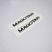 Logotipo de la letra original Etiqueta engomada del coche Accesorios de personalización del coche Cuerpo trasero Insignia universal Calcomanía