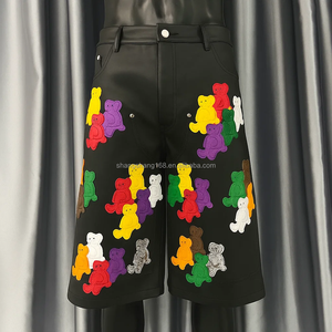 Pantaloncini in <span class=keywords><strong>Pelle</strong></span> da Uomo Personalizzati di Guangzhou Shangshang, Lunghezza Sotto il Ginocchio, con Patch Ricamate e Borchie - Product Image 2