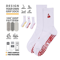 Chaussettes de yoga personnalisées en tricot brodé pour femmes, mi-mollet, pour Pilates et fitness, avec logo brodé et grip antidérapant.