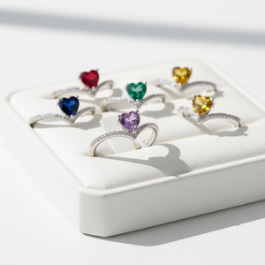 Anello di fidanzamento da donna Keiyue con gemma viola a taglio a mezza cuccia e montatura a griffe - Product Image 2