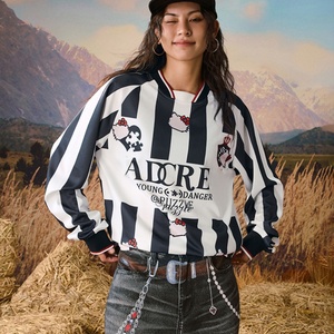 เสื้อยืดแขนยาวพิมพ์ลายย้อนยุคแบบแห้งเร็ว ผลิตจากโพลีเอสเตอร์ 100% สำหรับทุกเพศ เหมาะสำหรับกีฬารักบี้ ฟุตบอล ซอคเกอร์ บริการ OEM สำหรับวิทยาลัย - Product Image 5