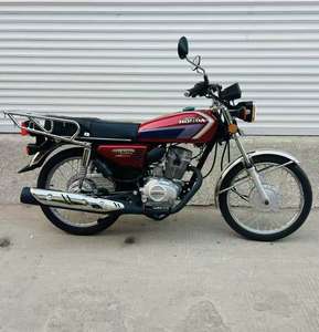 Honda CG125 Raffreddato ad Aria 125cc Monocilindrico PGM FI, Maneggevolezza Agile, Alta Stabilità, Moto da Strada per Uso Quotidiano - Product Image 5