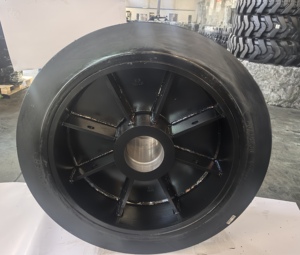 Pneu plein robuste 36x10x30 grand diamètre pour tracteur de <span class=keywords><strong>remorquage</strong></span> aéronautique et véhicules GSE d'aéroport - Product Image 5