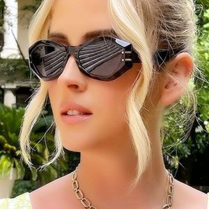 Custom Logo Vintage Fashion Black <b>Square</b> Cat Eye Sunglasses Small <b>Frame</b> Irregular Sunglasses for Women - Product Image 4