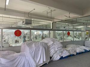 Khách sạn dệt thoải mái mềm mại ấm áp tất cả các mùa Trắng <span class=keywords><strong>Polyester</strong></span> vải <span class=keywords><strong>quilt</strong></span> với chắp vá thiết kế cho nhà và bệnh viện sử dụng - Product Image 5