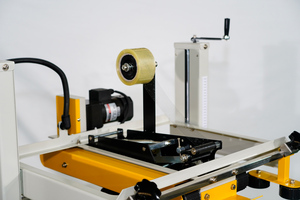 Machine de scellage de cartons automatique à entraînement supérieur et inférieur pour ligne d'emballage - Product Image 5