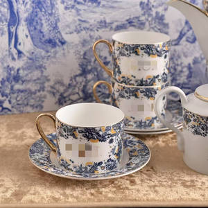 Ensemble tasse et soucoupe à café en porcelaine fine, motif floral bleu émaillé, style européen, avec coffret cadeau - Product Image 3