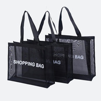 Sac à bandoulière tendance en nylon recyclé, écologique et personnalisable, grand format, style minimaliste, idéal pour le shopping ou la plage