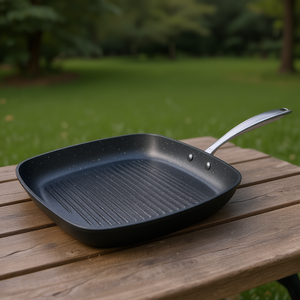 Padella grill antiaderente Grill Easy da 10 pollici quadrata con superficie scanalata per grigliate all'interno - Product Image 3