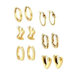 Pendientes de Aro Gruesos y Elegantes de Acero Inoxidable con Baño de Oro de 14K, Personalizables y Minimalistas, para Mujer - Product Image 1