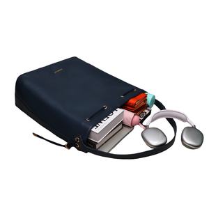 Sacs à bandoulière en cuir PU durables pour femmes à faible MOQ, avec deux sangles et fermeture à bouton – Conception imperméable personnalisable, fabricants chinois - Product Image 4